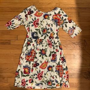 Old Navy girls patterned floral dress. Size XL (14).